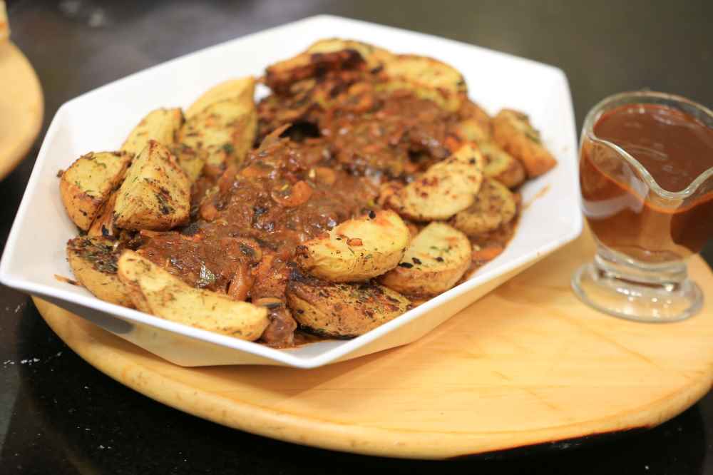 دجاج مشوي بالباربيكيو صوص