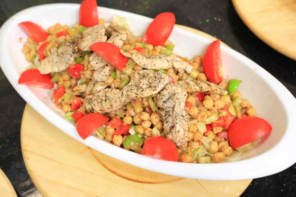 سلطة حمص بالدجاج