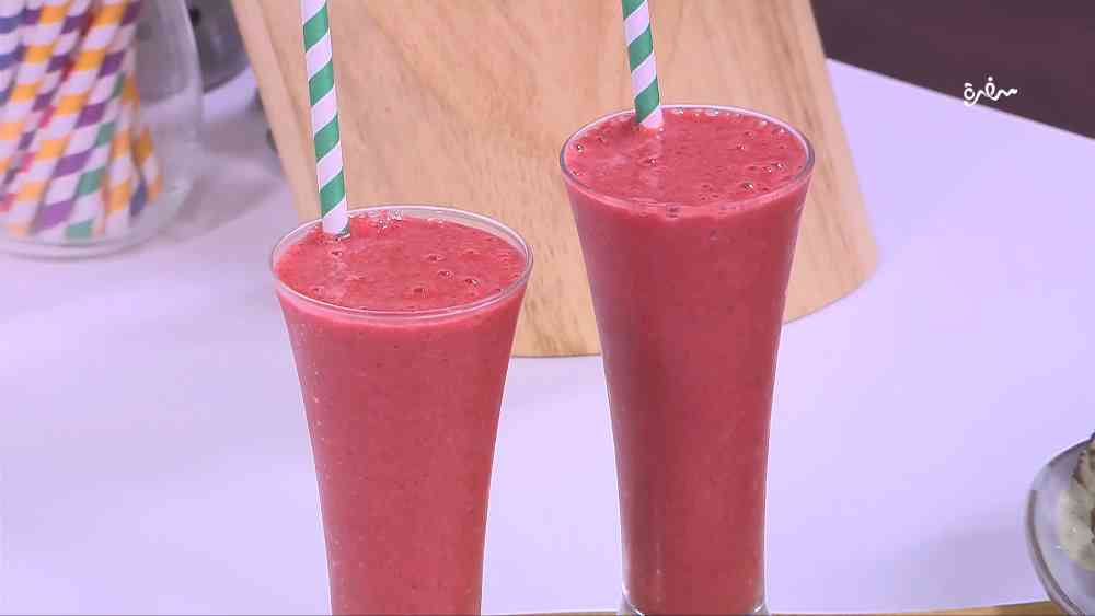 سموذي البرتقال والفراولة