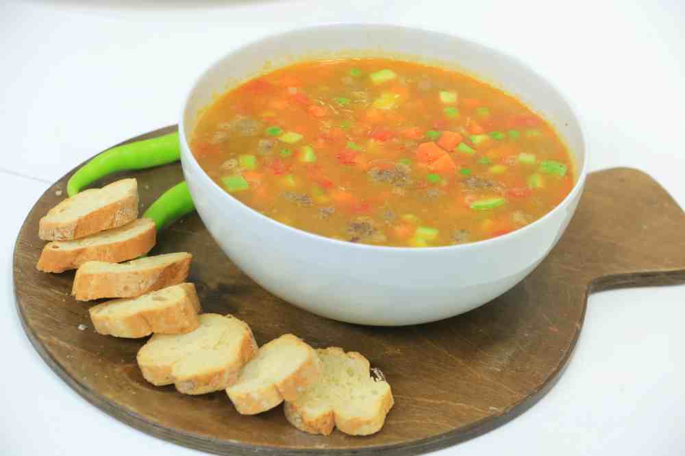 شوربة خضار بالكفتة