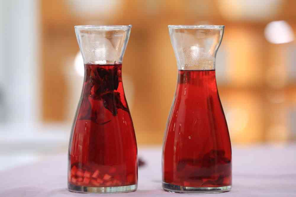 مشروب الكركديه بالزنجبيل المثلج