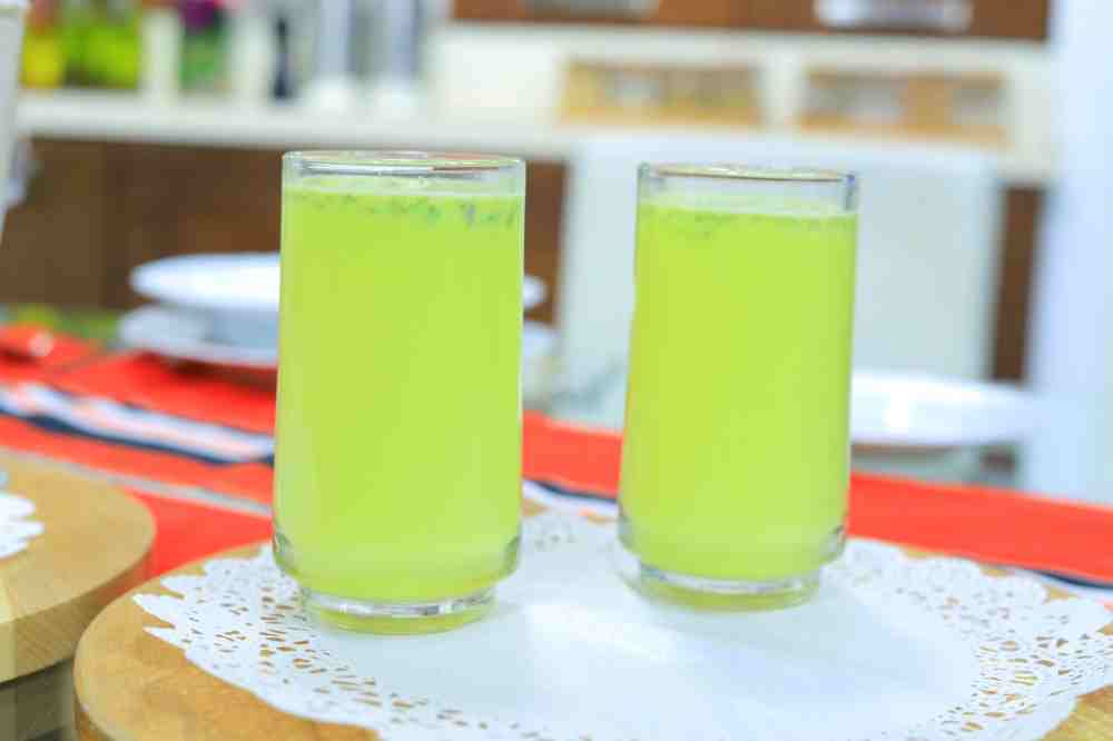مشروب لبن بالزعفران والفستق