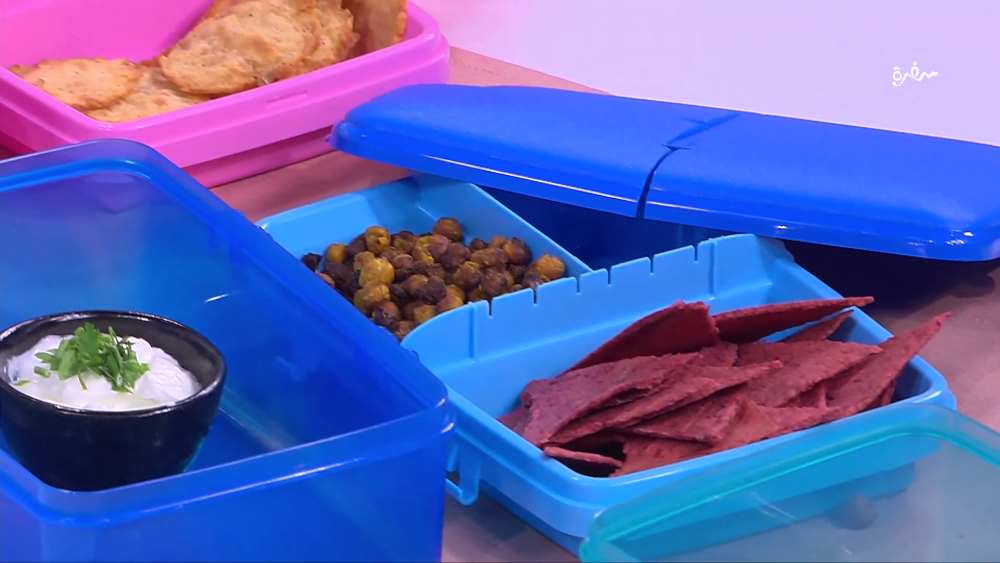 حمص كريسبي بأطعمة محتلفة