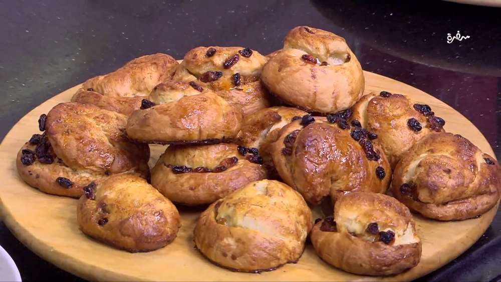 دانش بالعسل والزبيب