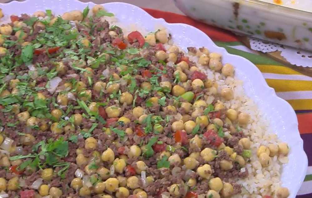 حمص مطبوخ باللحمة المفرومة