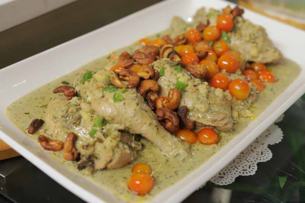 أوراك دجاج بصوص الكاجو