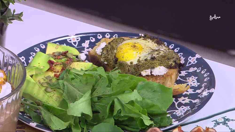 توست البيض بالبيستو