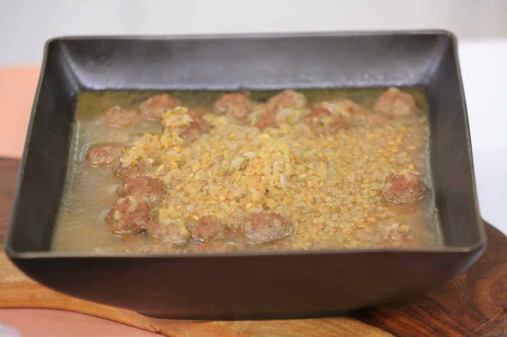شوربة فريك بكرات اللحم