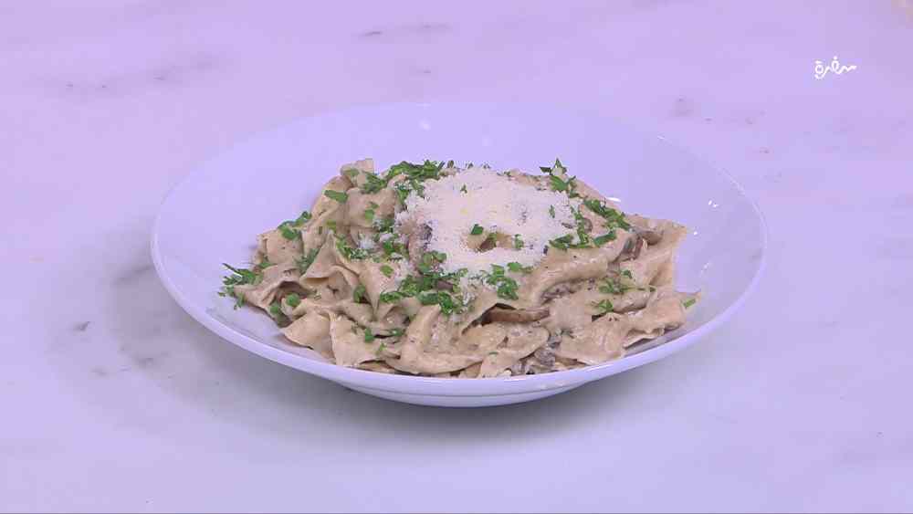 عجينة باستا القمح الكامل المنزلية