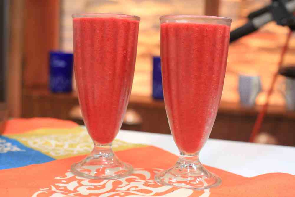 عصير بنجر بالفراولة