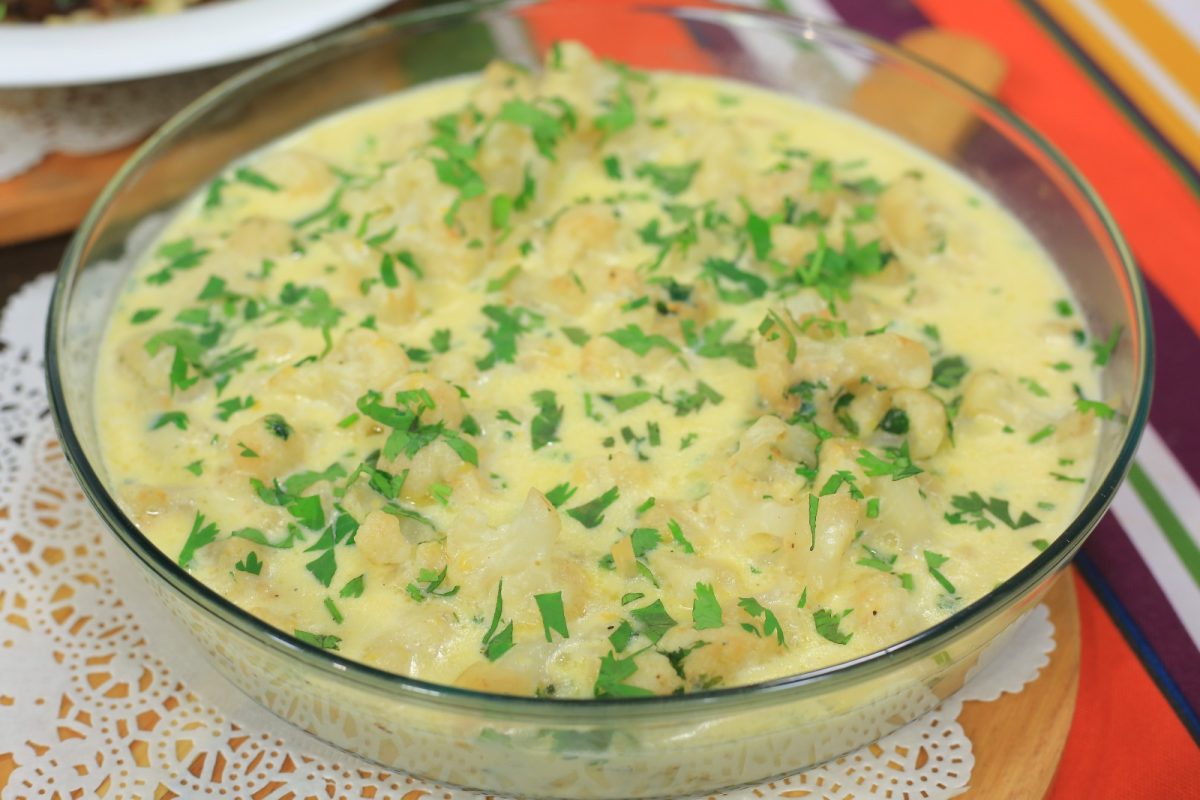 قرنبيط بالبشاميل