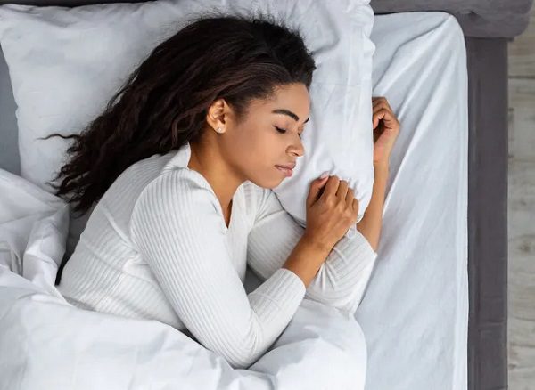 النوم يخلصك من الانتفاخ والغازات