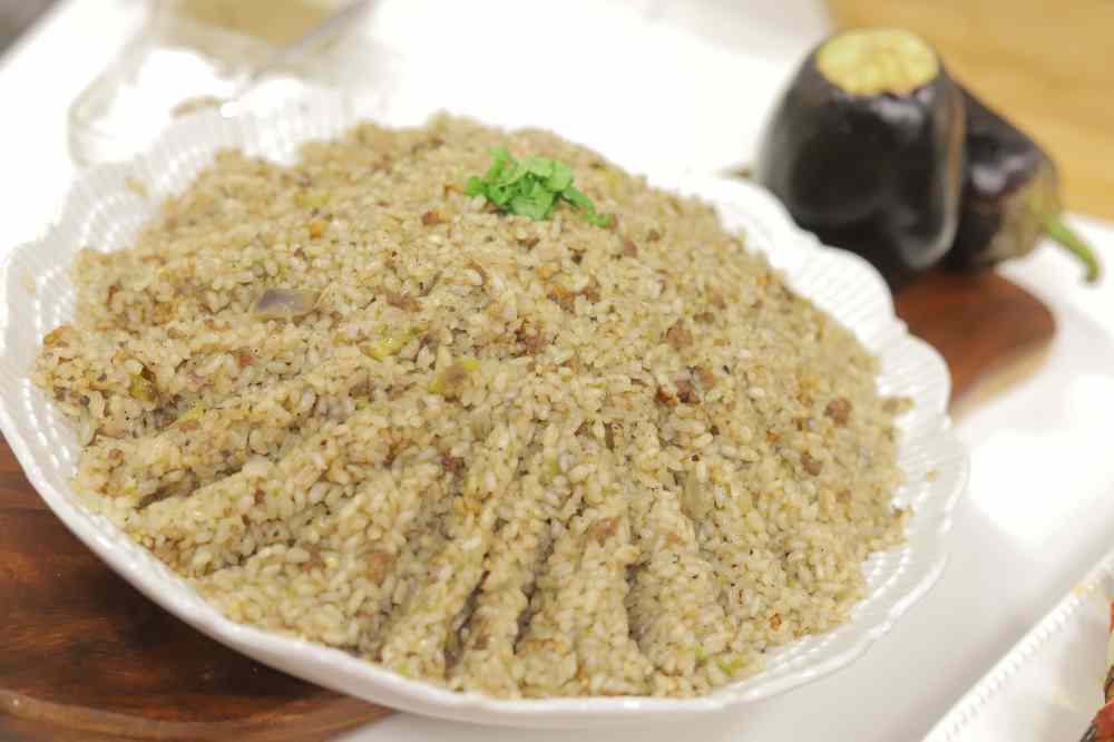أرز بالباذنجان واللحمة المفرومة