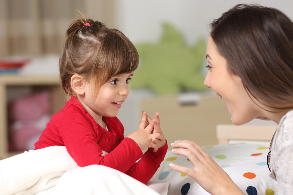 اهتمامك الكامل بحديثك مع طفلك