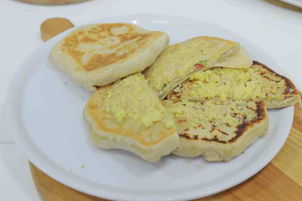 حواوشي بالجبنة