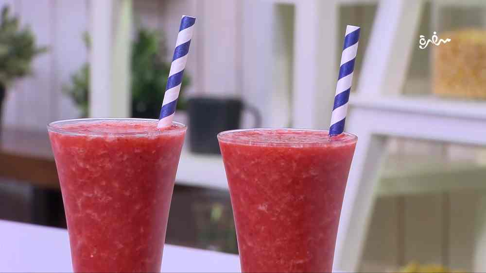 سموذي البرتقال والفراولة