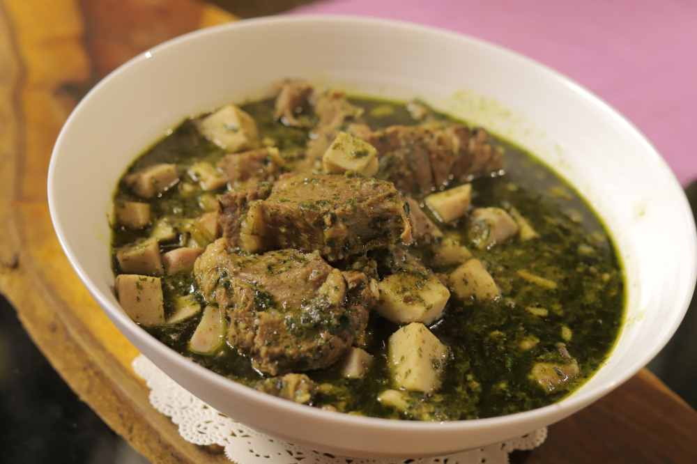 قلقاس باللحم