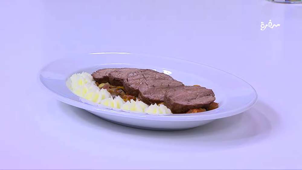 لحم فيليه في الفرن بالطماطم الشيري