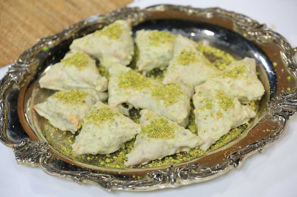 بقلاوة بحشوة الفستق والشوكولاتة