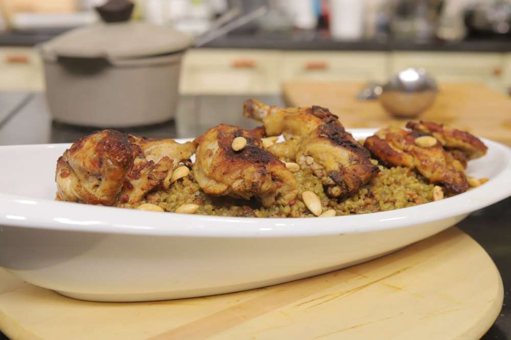 دجاج بالفريك وصوص الزبادي