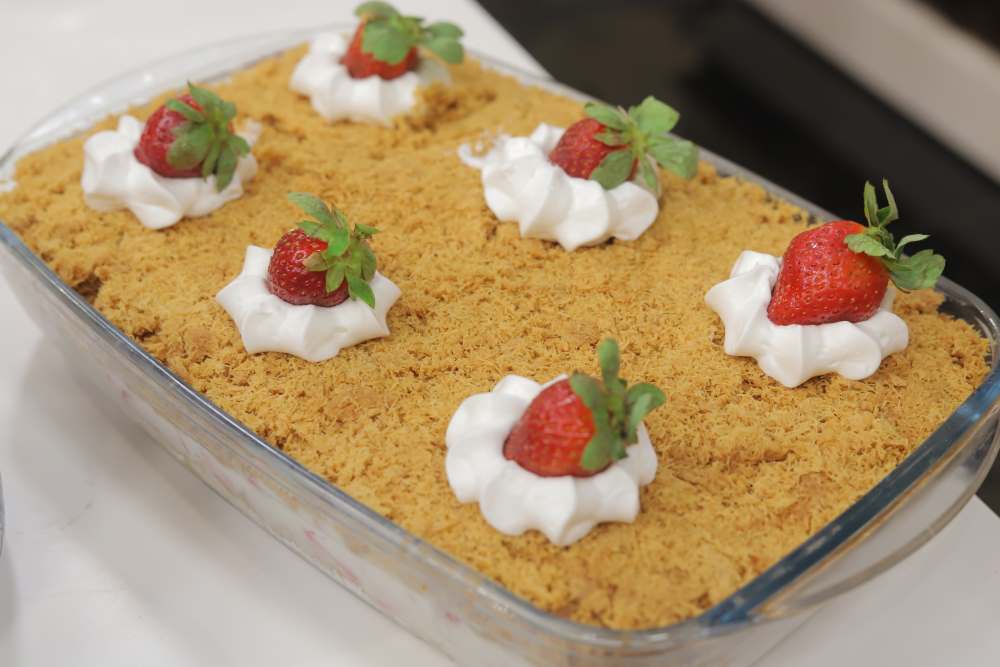 كنافة بالكريمة والفراولة