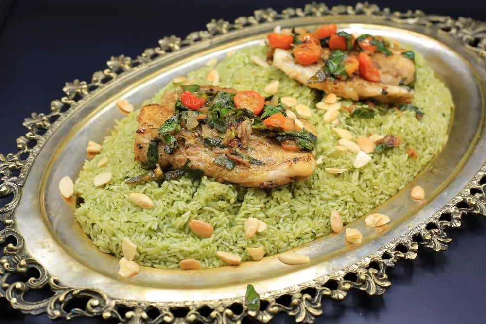 الأرز بالريحان مع السمك