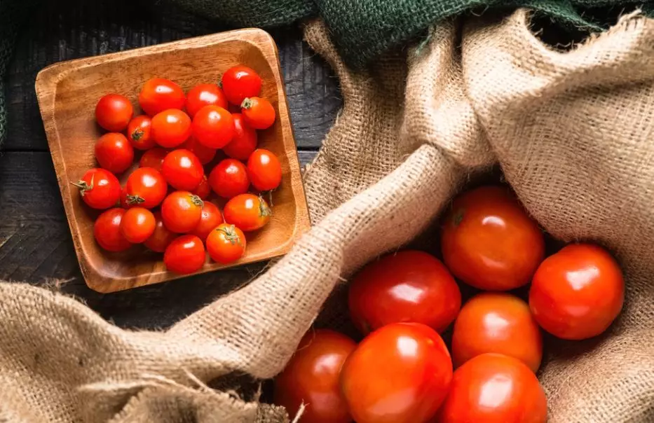الفرق بين الطماطم الصغيرة والطماطم الشيري وسر غلاء سعرها