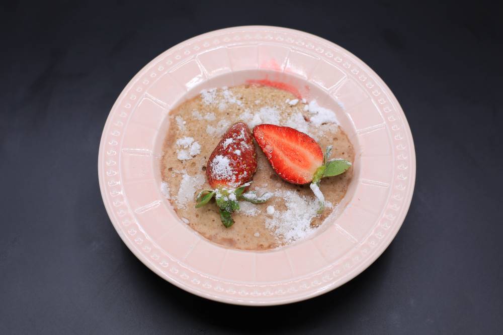 بان كيك الفراولة في الميكروويف