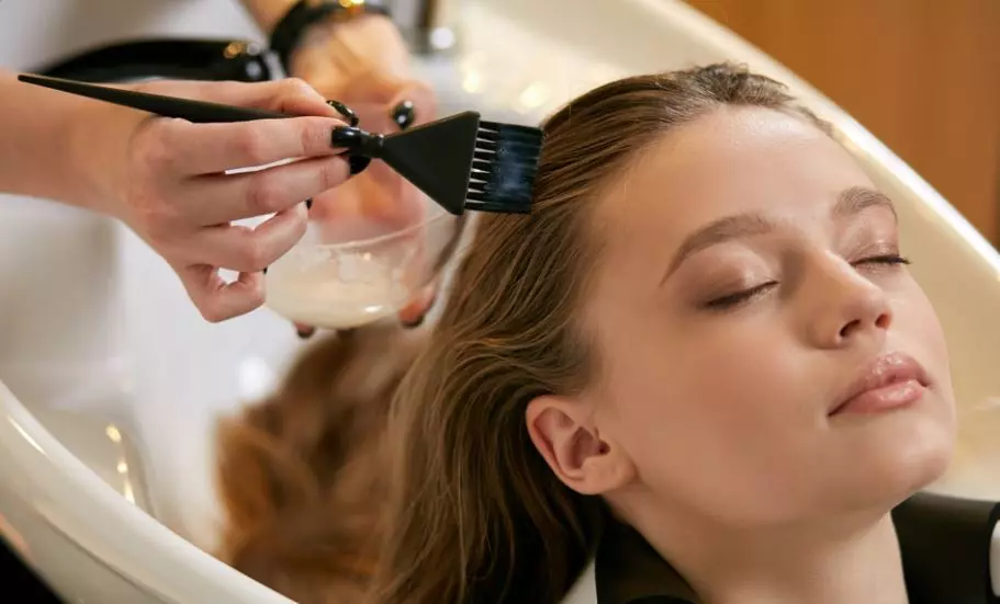 بديل البروتين والكيراتين لفرد الشعر