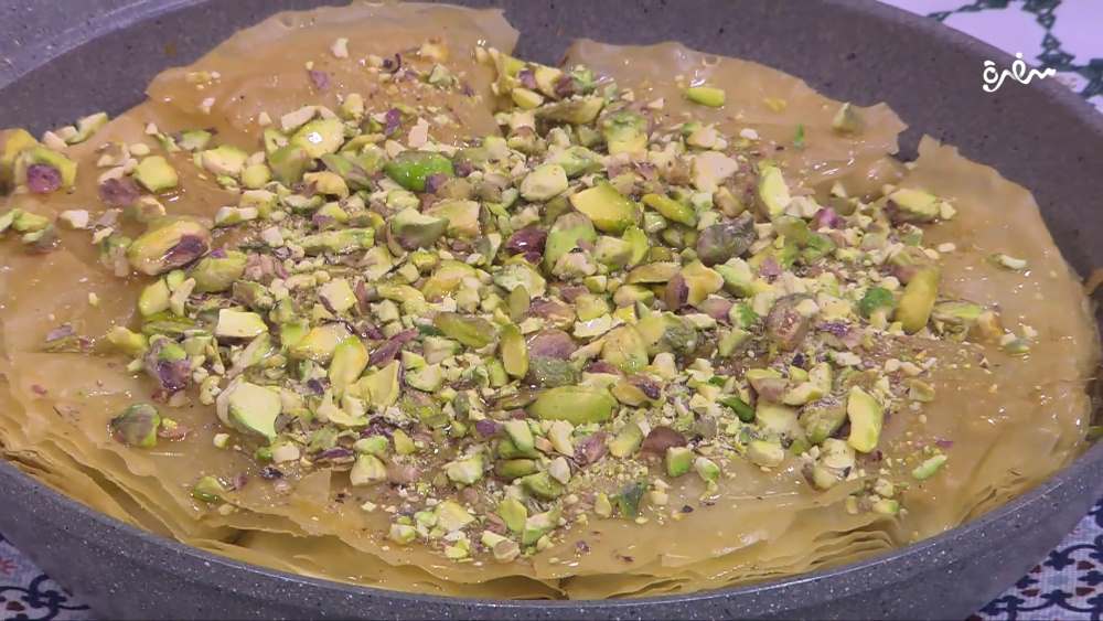 بقلاوة بالفسدق على الطاسة