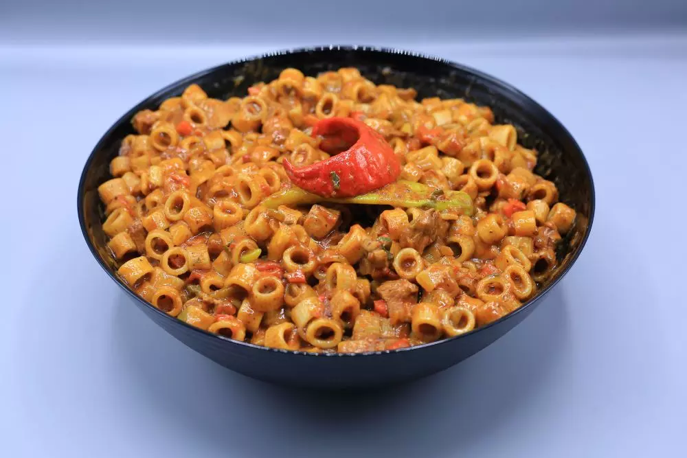 توتا مراد مكرونه بالدجاج والخضار