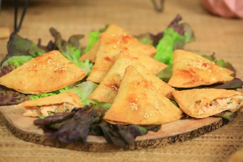 تورتيلا بالدجاج الحار