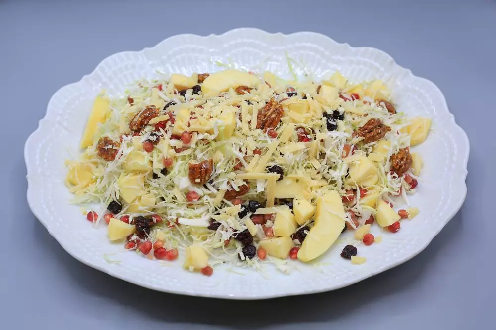 سلطة الكرنب