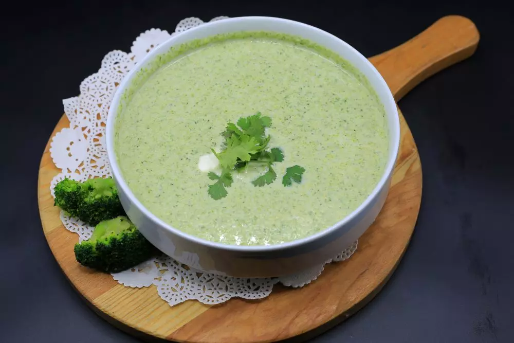 شوربة بروكلي بالجبنة