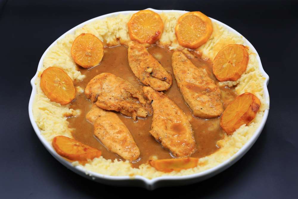 صدور دجاج مشوية بصوص الزبادي والبرتقال
