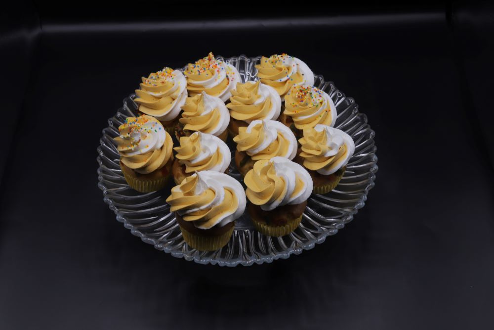 كب كيك بالفواكه المسكرة