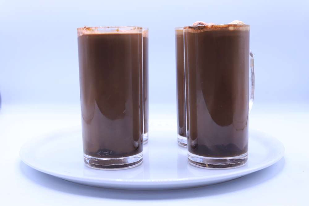 مشروب الشوكولاتة بالمارشميللو