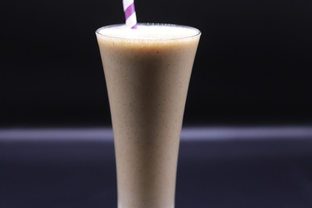 مشروب زبادي بالتفاح والعسل