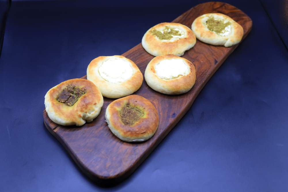 مناقيش بحشوات مختلفة