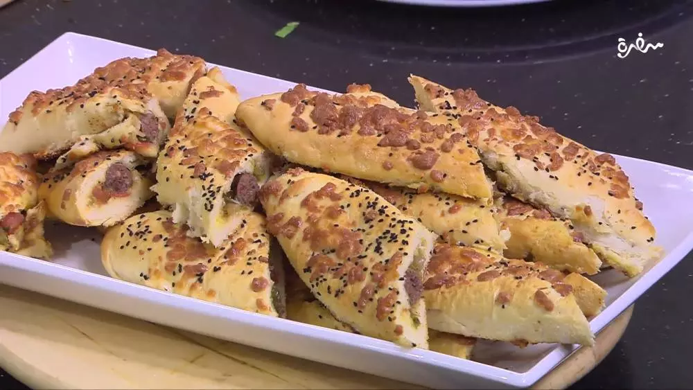 رول السجق بالعجين الشيف شربيني