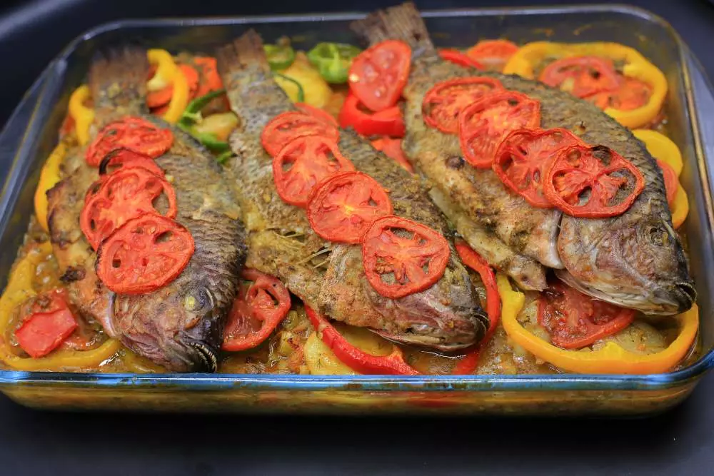 صينية بلطي بالفلفل