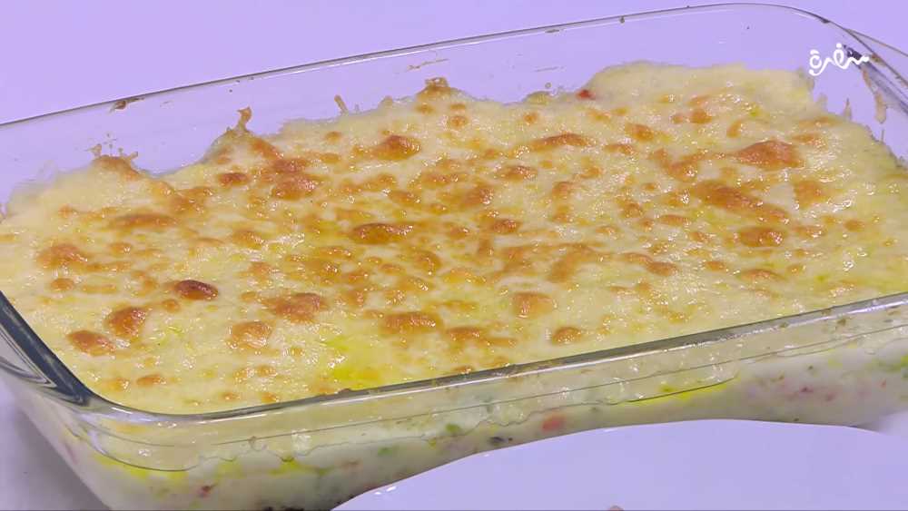 طاجن بطاطس بيوريه بالدجاج والجبنة