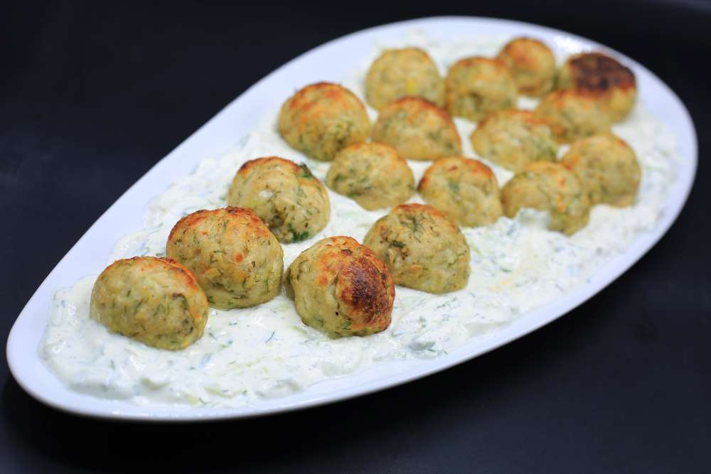 كرات الدجاج اليوناني