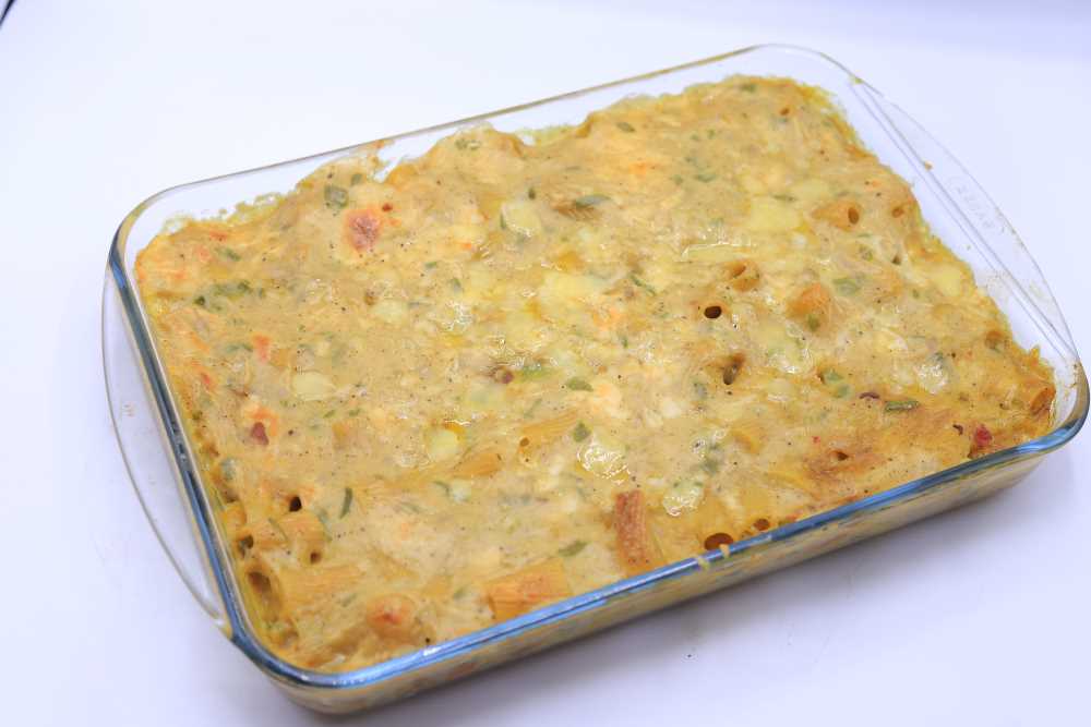 مكرونة بالدجاج والبشاميل