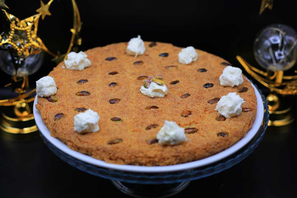 بسبوسة بالقشطة