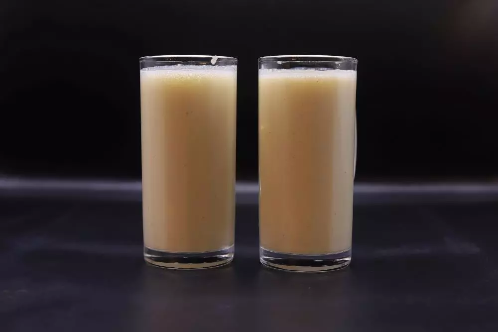 زبادي مع العسل والتفاح
