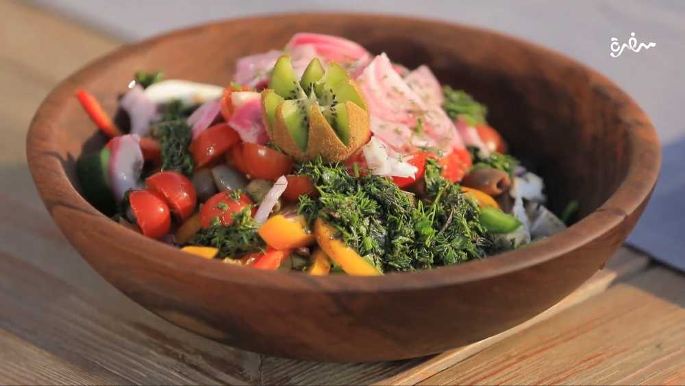سلطة خضار بالزيتون