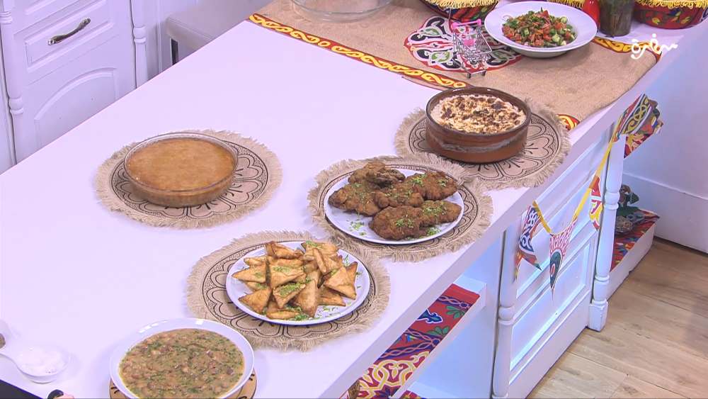 سمبوسك بالجبنة وفول اسكندراني