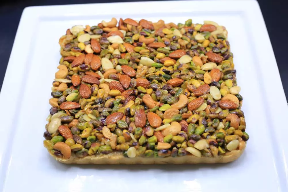 مربعات الكنافة بالمكسرات