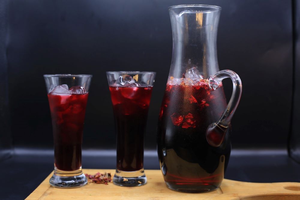 مشروب الكركديه بماء الورد